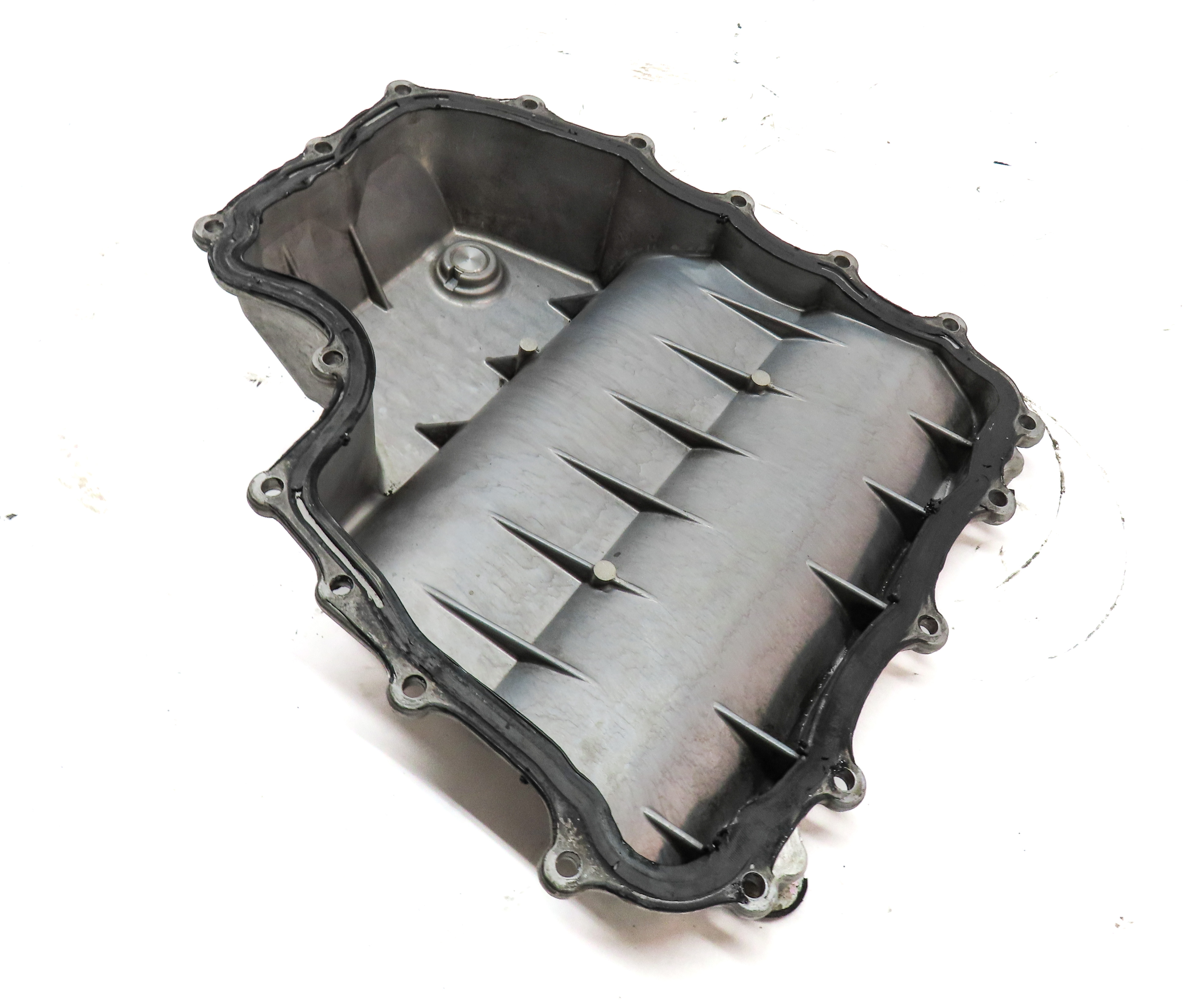 2011-2018 PORSCHE CAYENNE (958) 4.8L M48 V8 ENGINE - LOWER OIL PAN SUMP — exact item pictured